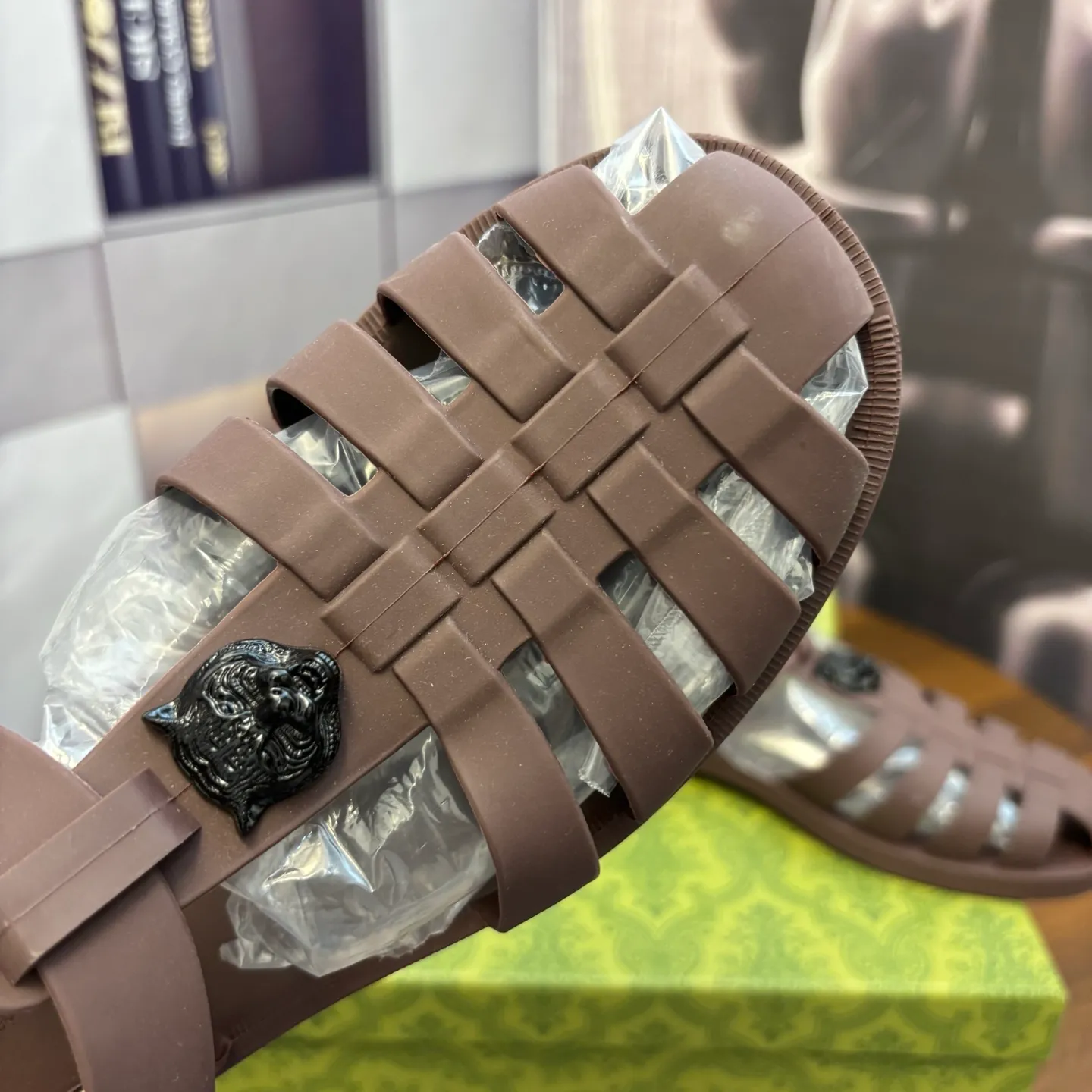 Men's shoes 260💰 [Gucci] Counter quality, top-quality original goods, real photos! Original TPU material, fine workmanship, comfortable; genuine 1:1 replica Size: 36 ~ 46